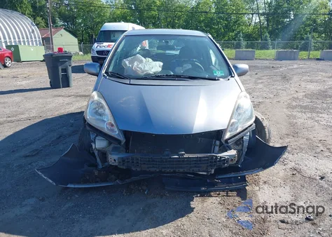 2010 Honda Fit Sport из США, поврежденный, VIN JHMGE8H45AC028963